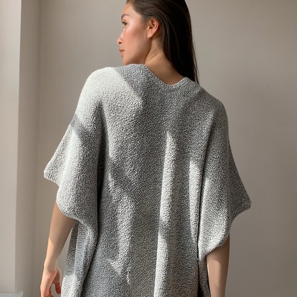Aritzia Community Cape - Picture 3 of 15